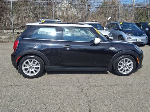 Used 2020 MINI Cooper 2-Door Hardtop w/ Storage Package image 7