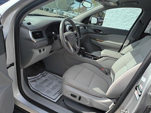 Used 2017 GMC Acadia SLE image 11