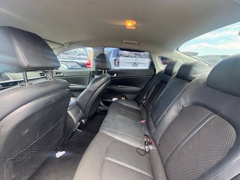 Used 2019 Kia Optima S FWD image 2