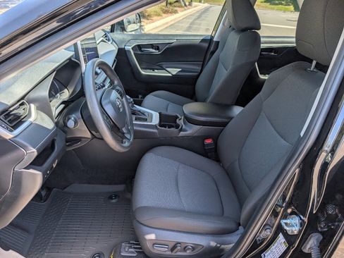 Used 2024 Toyota RAV4 XLE image 2