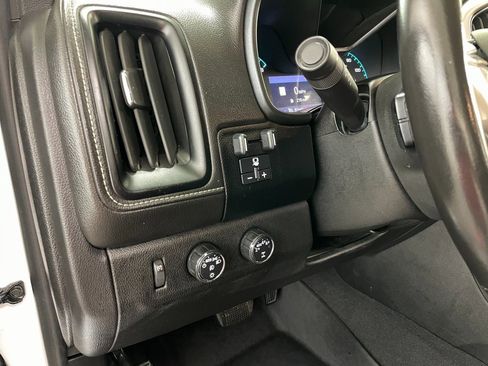 Certified 2020 GMC Canyon Denali image 26