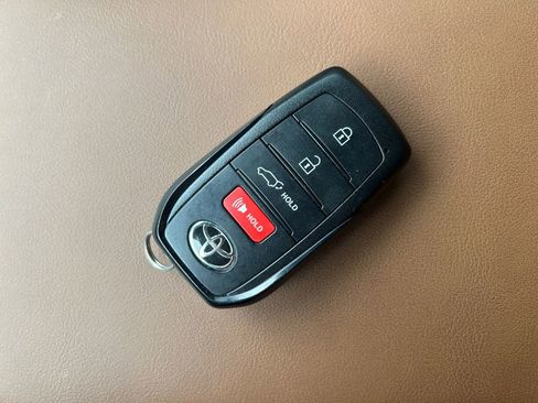 Used 2025 Toyota Crown Signia AWD/4WD image 31