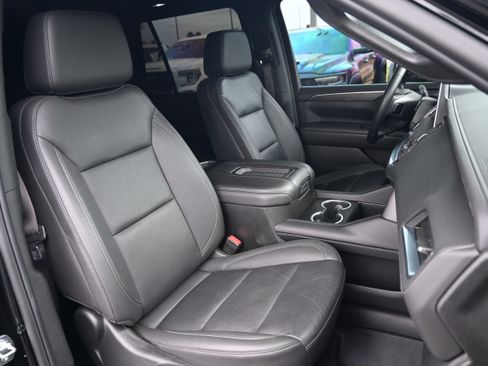 Used 2024 Chevrolet Tahoe Z71 w/ Luxury Package AWD/4WD image 37