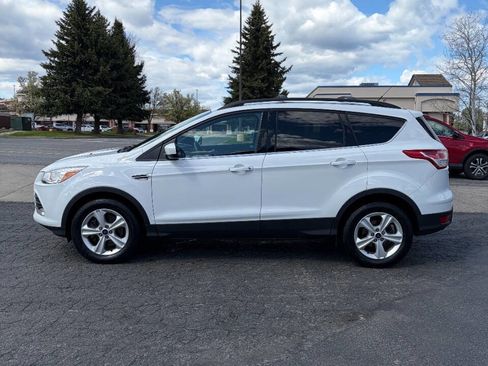 Used 2016 Ford Escape SE w/ Equipment Group 201A AWD/4WD image 2