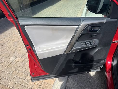 Used 2014 Toyota RAV4 Limited w/ Technology Package FWD image 21