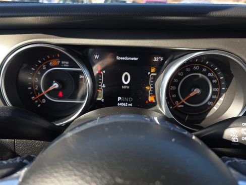 Used 2023 Jeep Wrangler Sahara image 24