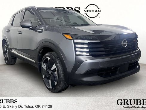 Used 2025 Nissan Kicks SR FWD image 1