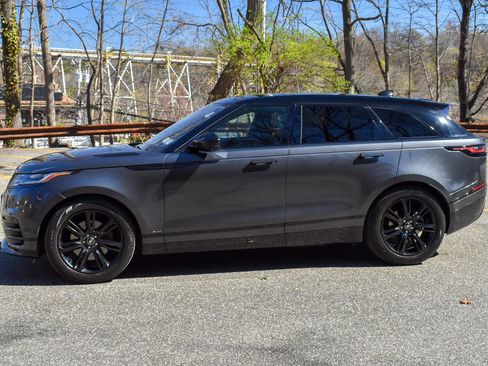 Used 2021 Land Rover Range Rover Velar R-Dynamic S image 3