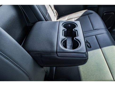 Used 2021 Chevrolet Silverado 1500 LT Trail Boss w/ Convenience Package II AWD/4WD image 28