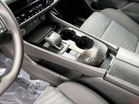 Used 2023 Nissan Rogue SV image 15