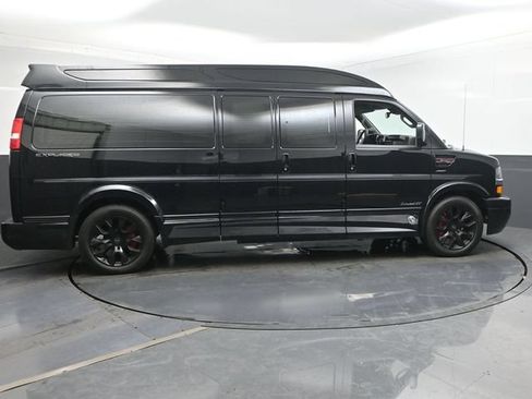 Used 2025 Chevrolet Express 2500 Extended w/ Driver Convenience Package RWD image 43