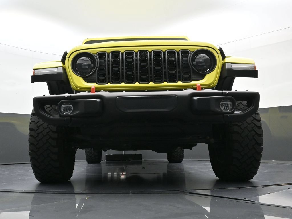 Used 2024 Jeep Gladiator Mojave AWD/4WD image 13
