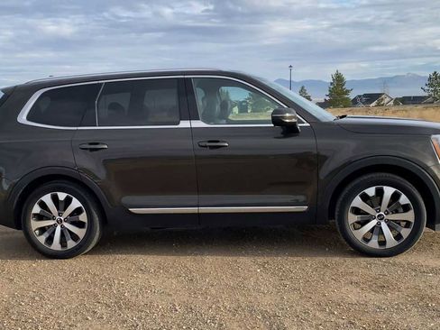 Used 2021 Kia Telluride EX w/ EX Premium Package image 9