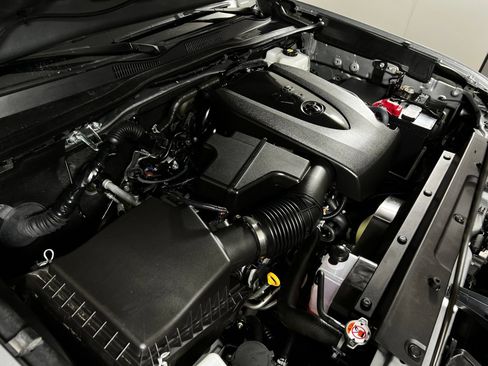 Certified 2023 Toyota Tacoma TRD Off-Road AWD/4WD image 10
