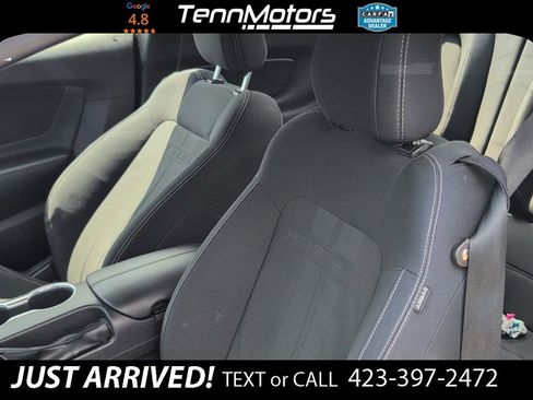 Used 2019 Ford Mustang Coupe RWD image 12
