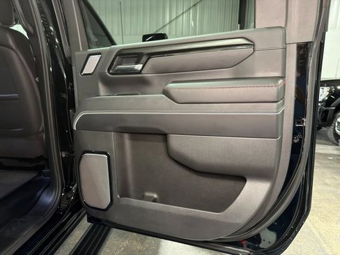 Used 2025 GMC Sierra 2500 AT4X AWD/4WD image 13