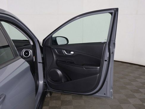 Used 2023 Hyundai Kona SE image 19