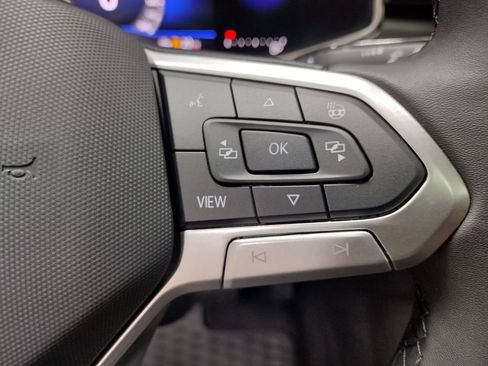 New 2025 Volkswagen Taos SE image 25