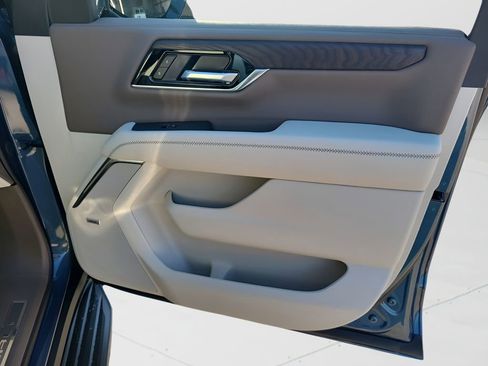 New 2026 GMC Yukon XL Denali w/ LPO, Floor Liner Package image 46