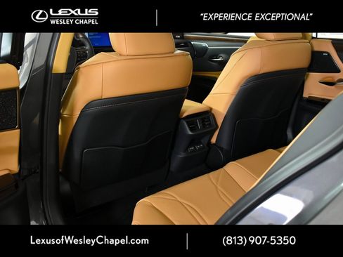 New 2025 Lexus ES 350 Ultra Luxury image 8