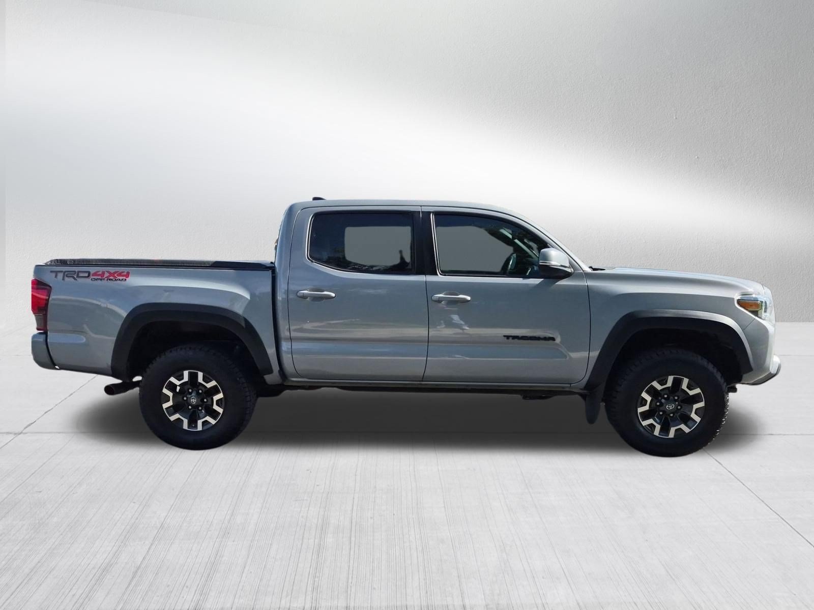 Used 2019 Toyota Tacoma TRD Off-Road w/ TRD Premium Off Road Package AWD/4WD image 6