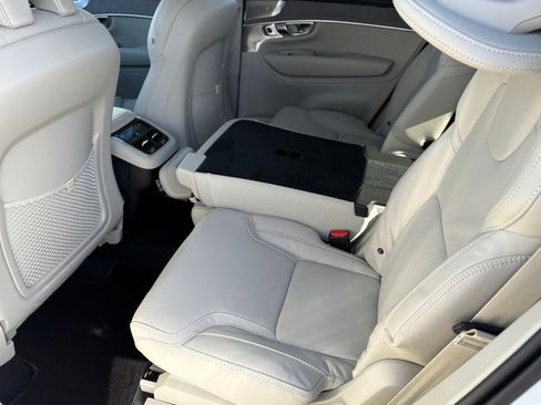 New 2026 Volvo XC90 B6 Ultra w/ Lounge Package image 22