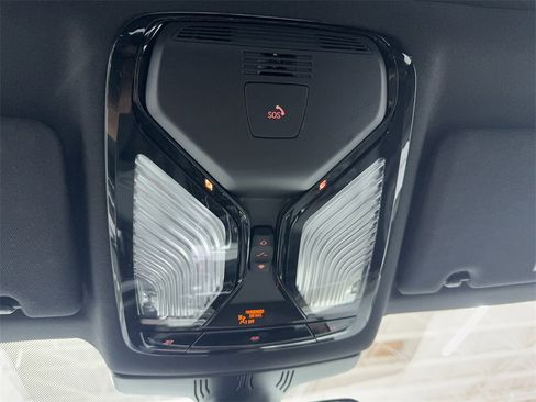 Used 2022 BMW 530i w/ Convenience Package image 34