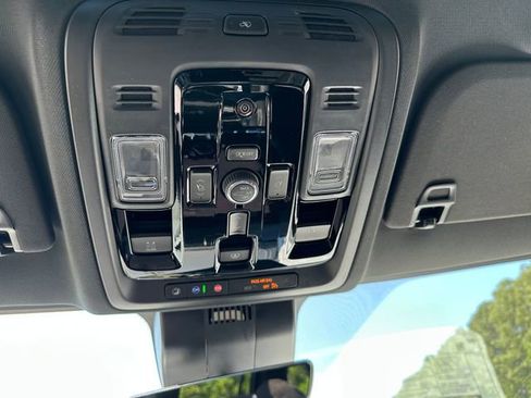New 2026 GMC Yukon XL AT4 w/ AT4 Premium Package AWD/4WD image 18