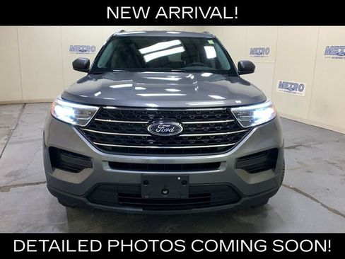Used 2023 Ford Explorer XLT AWD/4WD image 45