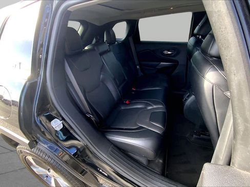 Used 2022 Jeep Cherokee Limited AWD/4WD image 20