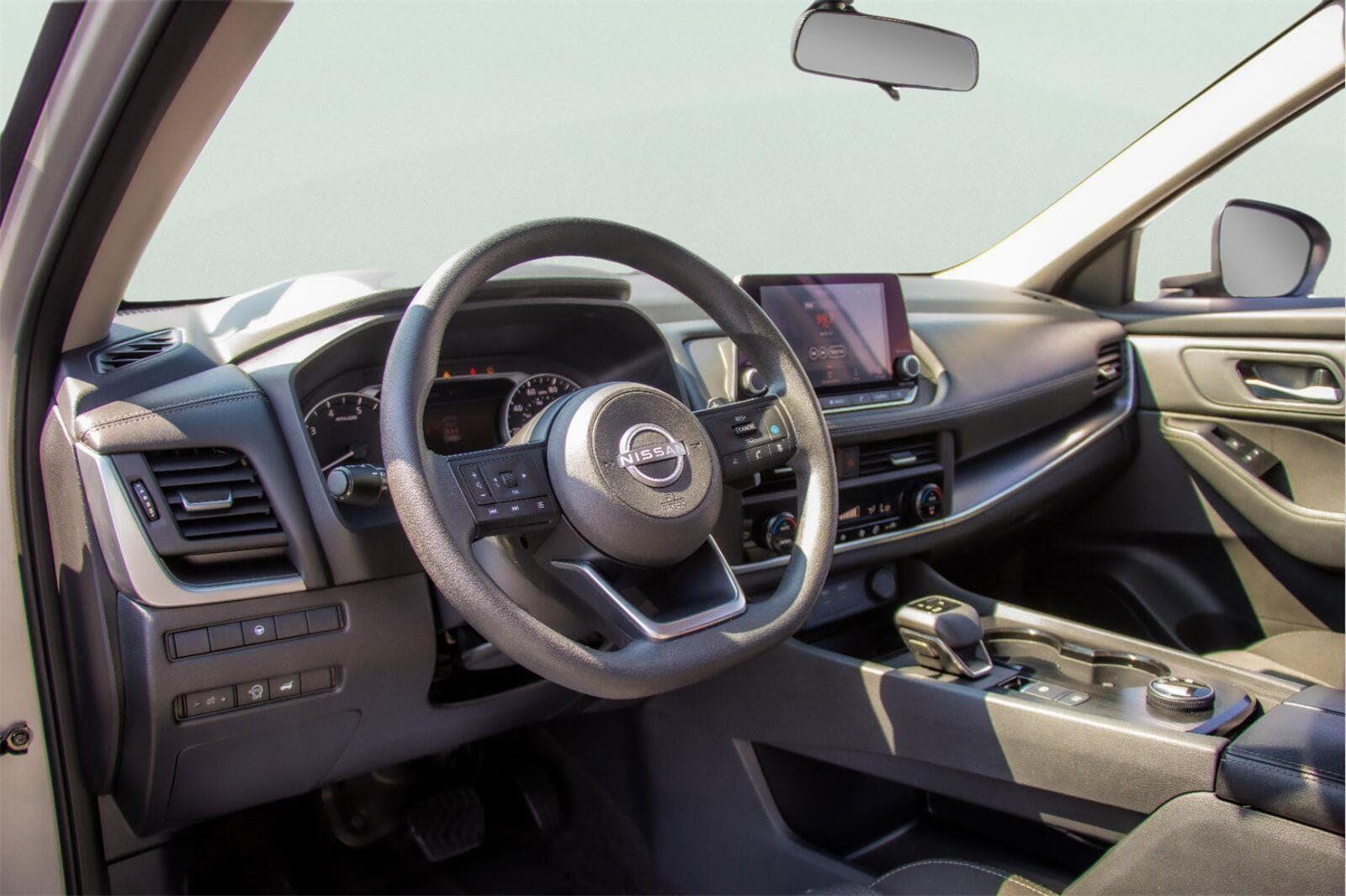Used 2024 Nissan Rogue SV AWD/4WD image 9