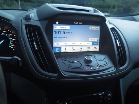 Used 2016 Ford Escape SE w/ Equipment Group 201A FWD image 12