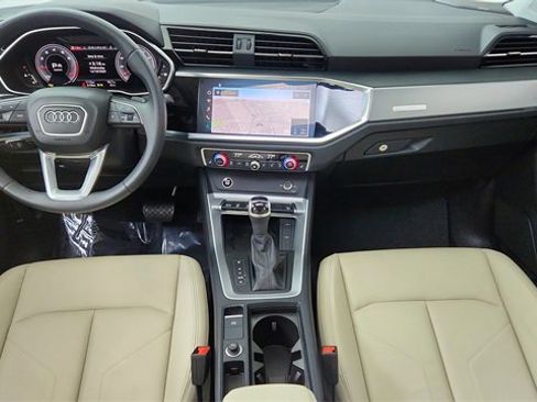 Used 2024 Audi Q3 2.0T Premium Plus image 19