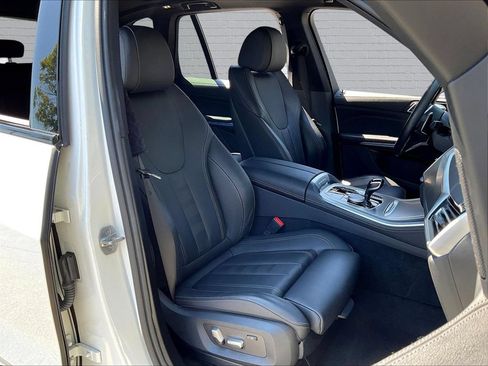 Used 2022 BMW X5 xDrive40i w/ M Sport Package AWD/4WD image 24
