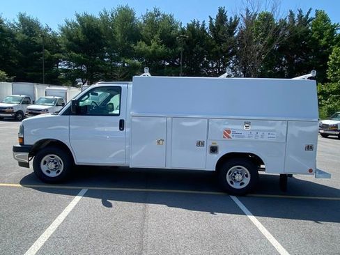 New 2025 Chevrolet Express 3500 w/ Power Convenience Package image 4