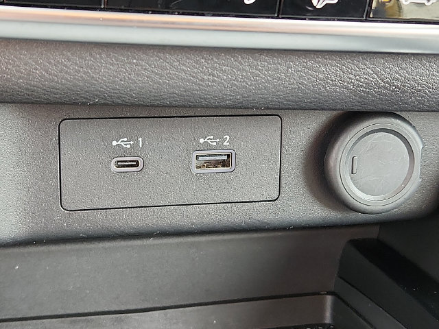 Used 2023 Nissan Rogue SV AWD/4WD image 24