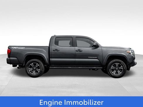 Used 2019 Toyota Tacoma TRD Sport w/ Technology Package AWD/4WD image 8
