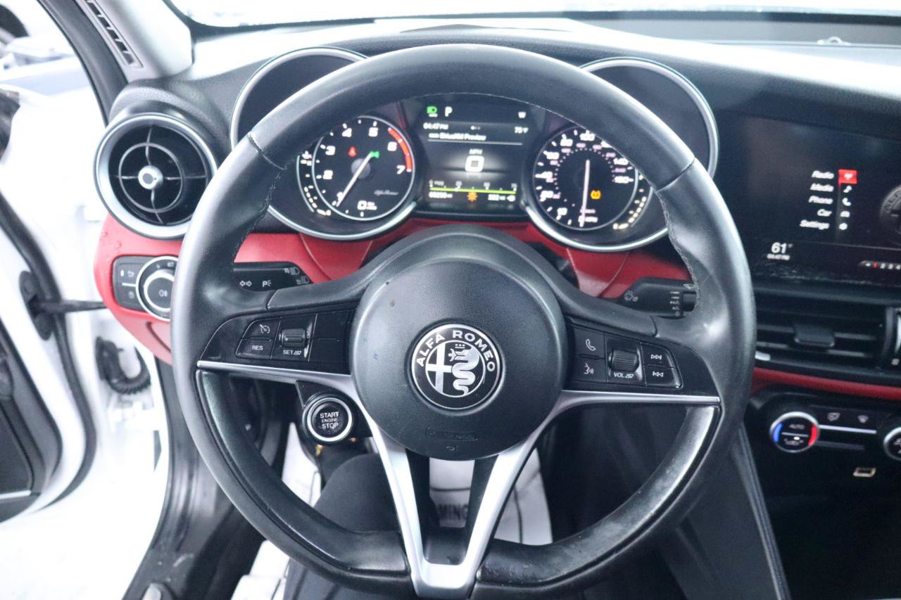 Used 2019 Alfa Romeo Giulia w/ Quick Order Package 22K Sport RWD image 25