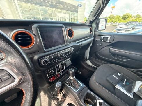 Used 2023 Jeep Gladiator Mojave AWD/4WD image 8