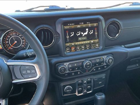 Certified 2023 Jeep Gladiator Overland image 12