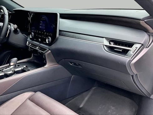 Used 2025 Lexus RX 450h AWD w/ Luxury Package image 19