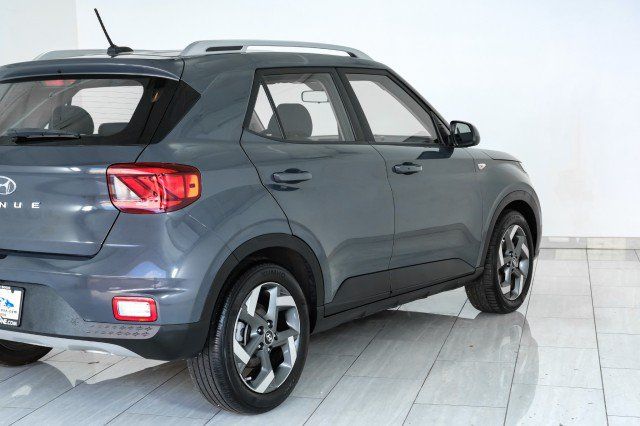Used 2024 Hyundai Venue SEL FWD image 46