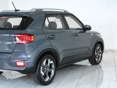 Used 2024 Hyundai Venue SEL FWD image 46