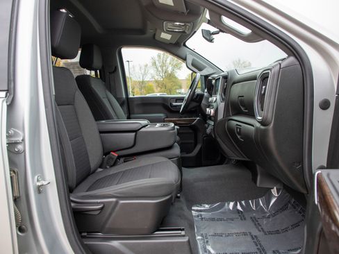 Used 2022 GMC Sierra 2500 SLE w/ SLE Value Package; image 13