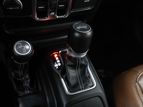 Used 2021 Jeep Wrangler Unlimited Sahara w/ Advanced Safety Group AWD/4WD image 23