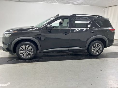 Used 2023 Nissan Pathfinder SV w/ SV Premium Package AWD/4WD image 6