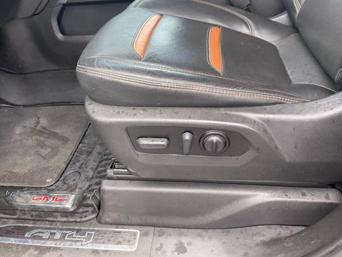 Used 2022 GMC Sierra 1500 AT4 w/ AT4 Premium Package AWD/4WD image 10