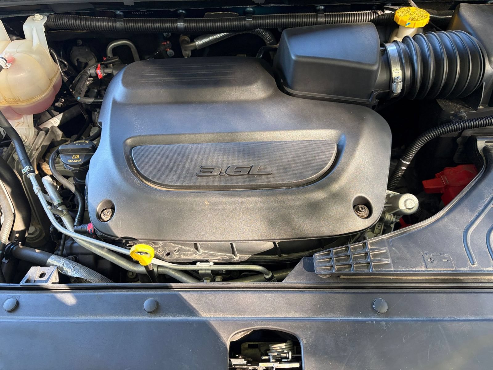 Used 2025 Chrysler Pacifica Limited FWD image 36