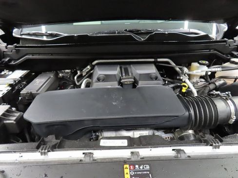 Used 2024 GMC Canyon AT4X image 28