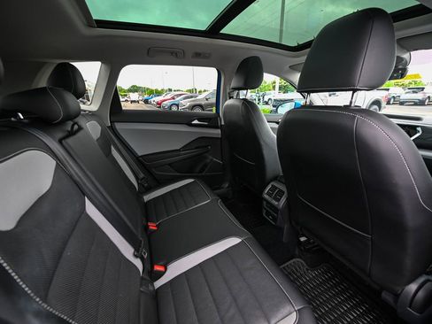 Used 2022 Volkswagen Taos SEL AWD/4WD image 26